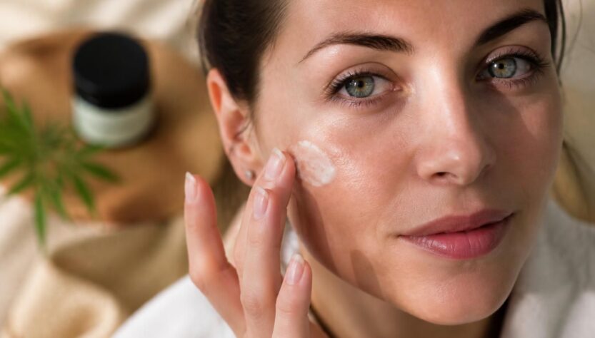 découvrez les bienfaits de la crème visage au cbd, un soin naturel qui hydrate, apaise et revitalise votre peau pour un teint éclatant et une sensation de douceur optimale.